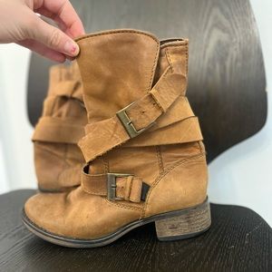 Steve Madden brown leather boots